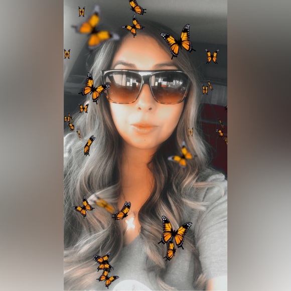 Meet your Posher, Crystal - Picture 2 of 3